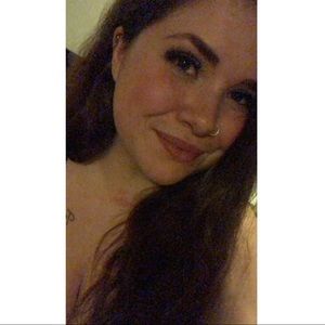 Meet your Posher, Madeline